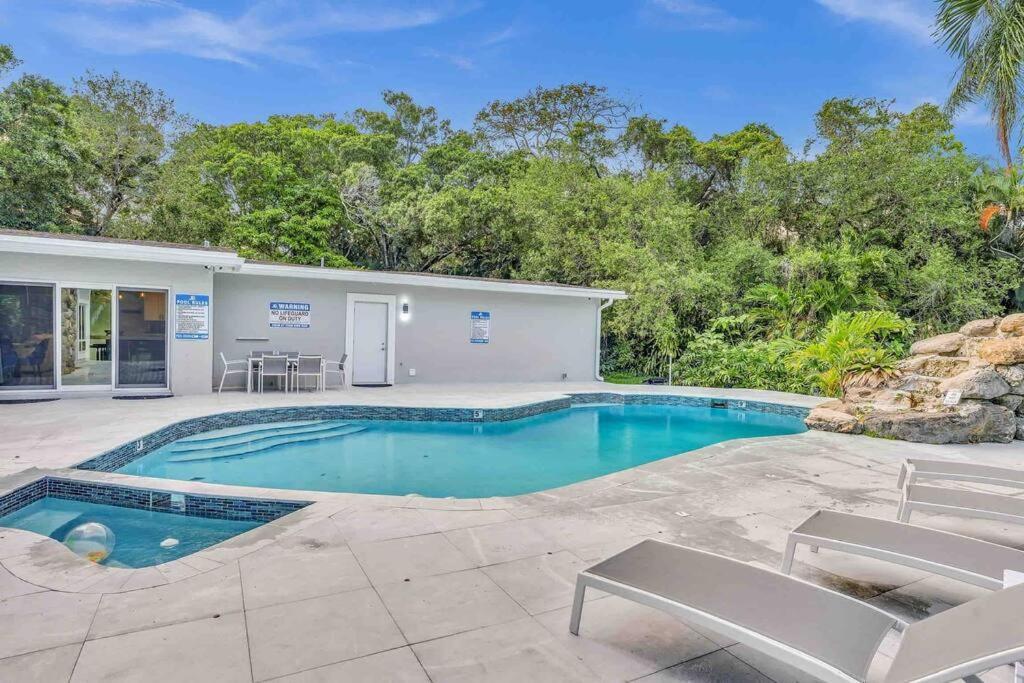 Rare Hidden Getaway Heated Pool 1.5 Acres! Sleeps 16 Villa ฟอร์ต ลอเดอร์เดล ภายนอก รูปภาพ